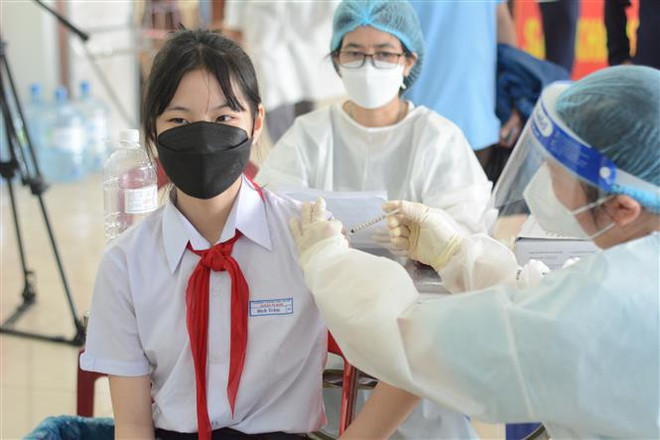 Avanza Vietnam en campaña de vacunación a menores de entre 5 y 11 años ảnh 1