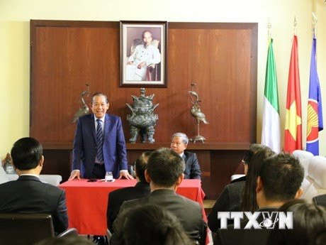 Vicepremier permanente de Vietnam dialoga con connacionales en Italia ảnh 1 Vicepremier permanente de Vietnam dialoga con connacionales en Italia ảnh 1