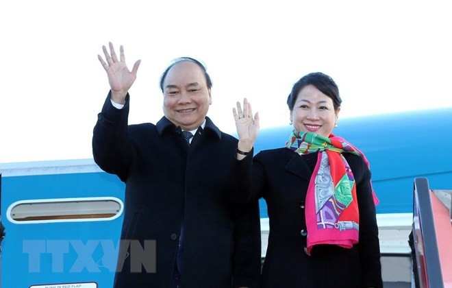 Premier de Vietnam regresa a Hanoi tras exitosa gira por Europa ảnh 1