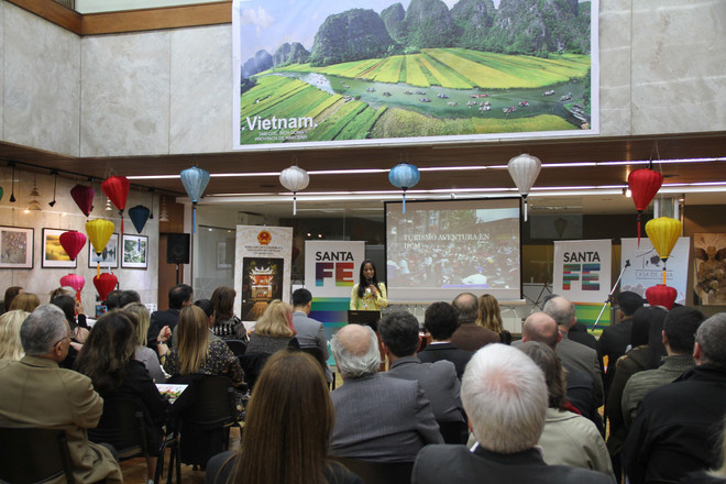 Efectúan Semana de Cultura y Turismo de Vietnam en Argentina ảnh 2 Efectúan Semana de Cultura y Turismo de Vietnam en Argentina ảnh 2