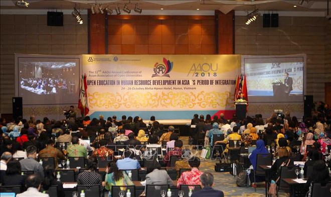 Expertos vietnamitas y extranjeros intercambian experiencias en educación abierta ảnh 1 Expertos vietnamitas y extranjeros intercambian experiencias en educación abierta ảnh 1