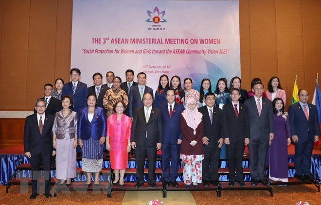 Mujeres y niñas contribuyen al desarrollo de ASEAN, afirma premier vietnamita ảnh 1 Mujeres y niñas contribuyen al desarrollo de ASEAN, afirma premier vietnamita ảnh 1
