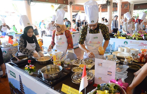 Efectúan concurso gastronómico para diplomáticos extranjeros en Vietnam ảnh 1