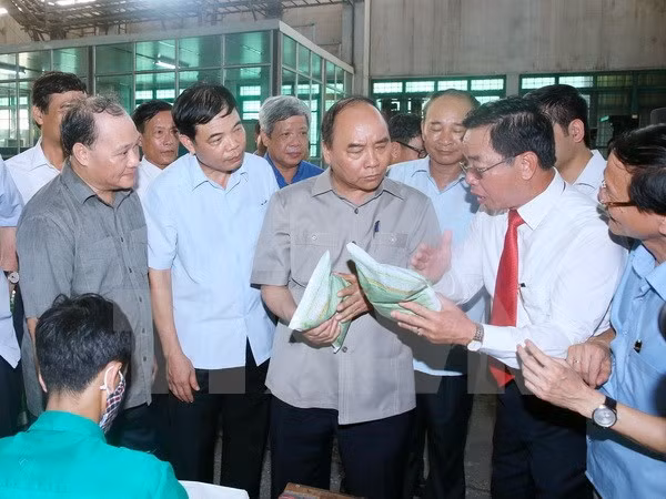 Premier de Vietnam inspecciona construcción de nuevas zonas rurales ảnh 1
