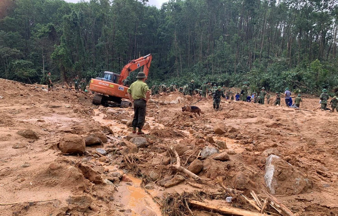 Recuperan tres cuerpos en área de deslizamientos de tierra en provincia vietnamita ảnh 1 Recuperan tres cuerpos en área de deslizamientos de tierra en provincia vietnamita ảnh 1