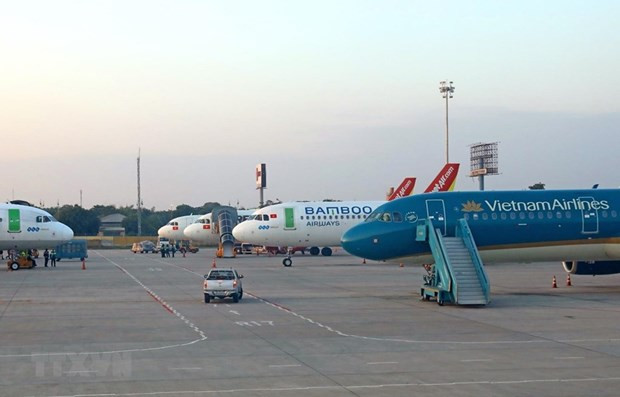Reprograman aerolíneas vietnamitas vuelos nacionales por tifón Linfa ảnh 1 Reprograman aerolíneas vietnamitas vuelos nacionales por tifón Linfa ảnh 1
