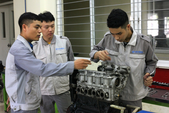 Empeñada provincia vietnamita de Bac Giang en elevar calidad de recursos humanos ảnh 1 Empeñada provincia vietnamita de Bac Giang en elevar calidad de recursos humanos ảnh 1