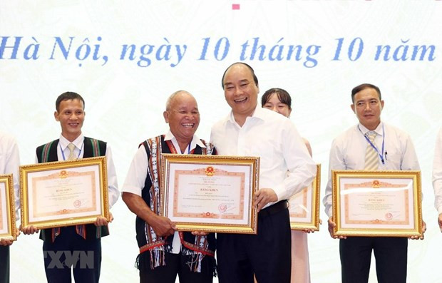 Elogia premier de Vietnam modelos a seguir en la movilización masiva ảnh 1 Elogia premier de Vietnam modelos a seguir en la movilización masiva ảnh 1