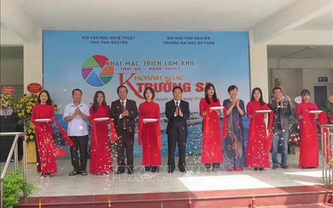 Abren en Thai Nguyen exposición de fotos sobre Truong Sa ảnh 1 Abren en Thai Nguyen exposición de fotos sobre Truong Sa ảnh 1