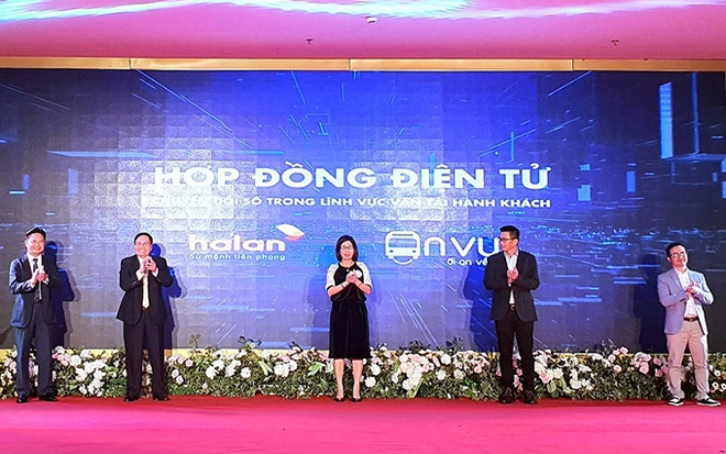 Aumentan la transparencia en procedimientos de transporte de pasajeros en Vietnam ảnh 1 Aumentan la transparencia en procedimientos de transporte de pasajeros en Vietnam ảnh 1