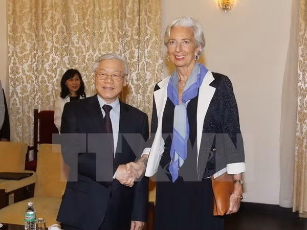 Máximo líder partidista de Vietnam recibe a directora general de FMI ảnh 1
