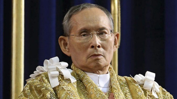 Dirigentes vietnamitas envían condolencias por fallecimiento de rey tailandés ảnh 1 Dirigentes vietnamitas envían condolencias por fallecimiento de rey tailandés ảnh 1