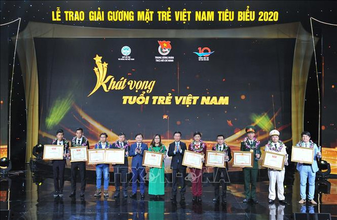 Honran a 10 rostros jóvenes más destacados de Vietnam en 2020 ảnh 1 Honran a 10 rostros jóvenes más destacados de Vietnam en 2020 ảnh 1