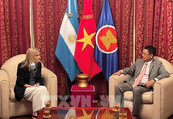 Telam dispuesta a fortalecer cooperación con la Agencia Vietnamita de Noticias ảnh 1