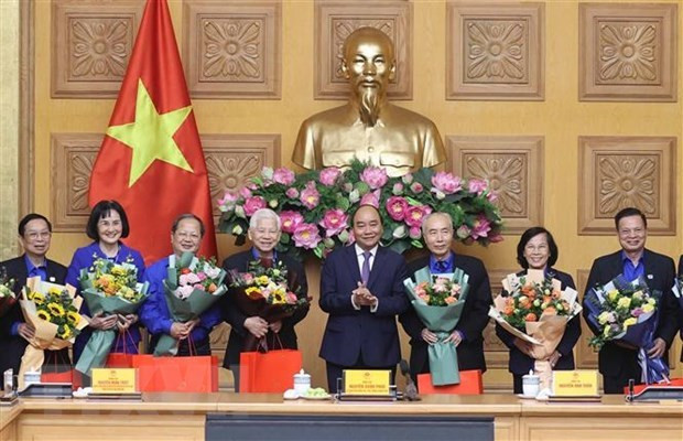 Recibe premier de Vietnam a generaciones de miembros de Unión de Jóvenes Comunistas ảnh 1 Recibe premier de Vietnam a generaciones de miembros de Unión de Jóvenes Comunistas ảnh 1