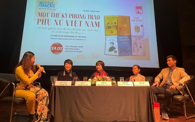 Dialogan en Hanoi sobre movimientos femeninos vietnamitas durante siglo XX ảnh 1 Dialogan en Hanoi sobre movimientos femeninos vietnamitas durante siglo XX ảnh 1