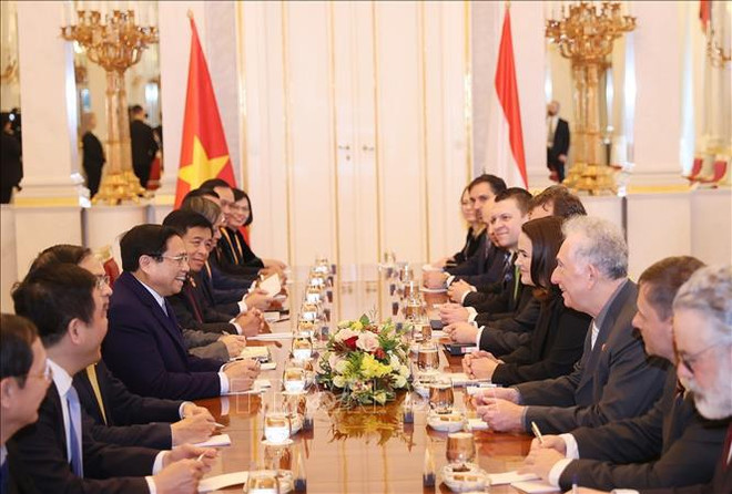 Premier vietnamita concluye con éxito su visita de trabajo en Europa ảnh 2 Premier vietnamita concluye con éxito su visita de trabajo en Europa ảnh 2