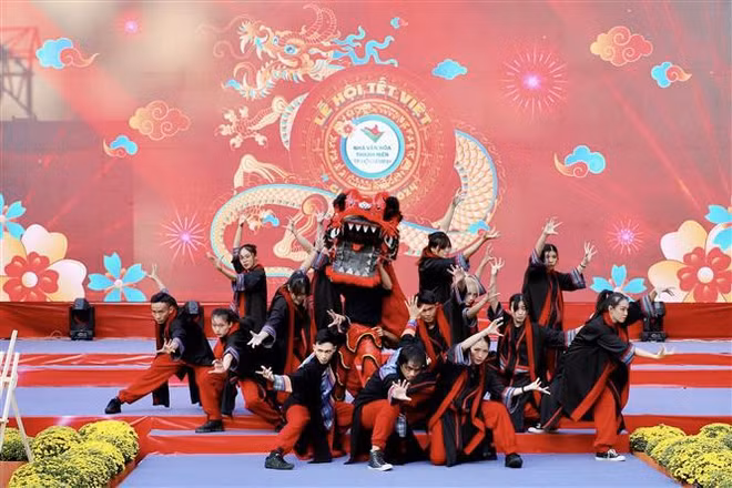Celebran Festival del Tet vietnamita en Ciudad Ho Chi Minh ảnh 1