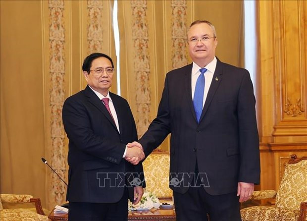 Premier vietnamita se reúne con presidente del Senado de Rumania ảnh 1
