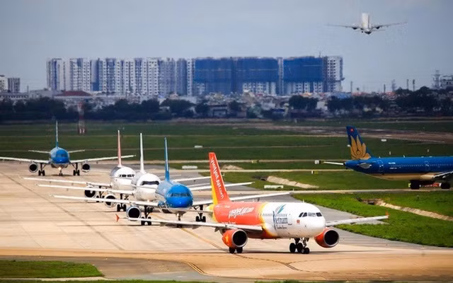 Aumentan trenes y aviones para atender necesidades de viaje por el Tet en Vietnam ảnh 1
