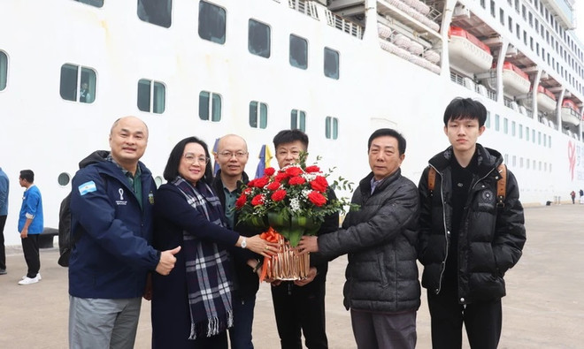 Crucero Dream Cruise con 400 turistas a bordo llega a Bahía de Ha Long ảnh 1 Crucero Dream Cruise con 400 turistas a bordo llega a Bahía de Ha Long ảnh 1