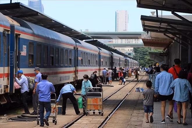 Empresas de transporte vietnamitas dispuestas a atender a clientes en el Tet ảnh 2