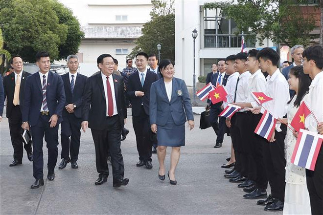 Titular parlamentario vietnamita realiza actividades en provincia tailandesa de Udon Thani ảnh 2 Titular parlamentario vietnamita realiza actividades en provincia tailandesa de Udon Thani ảnh 2