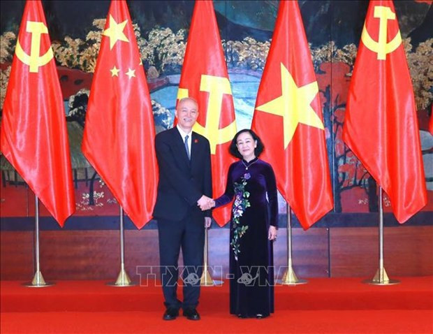 Vietnam da máxima prioridad al desarrollo de nexos con China ảnh 1 Vietnam da máxima prioridad al desarrollo de nexos con China ảnh 1