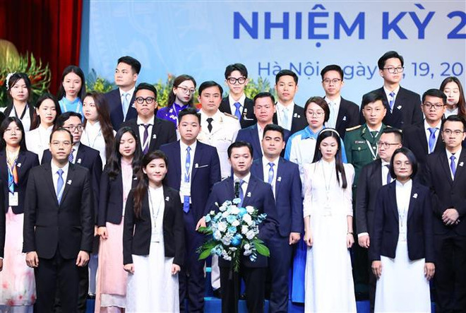 Presidente de Vietnam pide a estudiantes aportar con responsabilidad a su país ảnh 3 Presidente de Vietnam pide a estudiantes aportar con responsabilidad a su país ảnh 3
