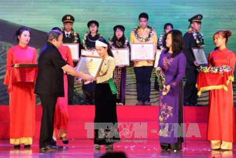 Ciudad Ho Chi Minh exhorta a aportes de grupos étnicos minoritarios ảnh 1 Ciudad Ho Chi Minh exhorta a aportes de grupos étnicos minoritarios ảnh 1