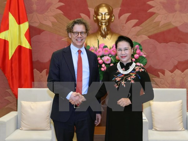 Presidenta del Parlamento de Vietnam destaca relaciones con Suecia y Hungría ảnh 1 Presidenta del Parlamento de Vietnam destaca relaciones con Suecia y Hungría ảnh 1