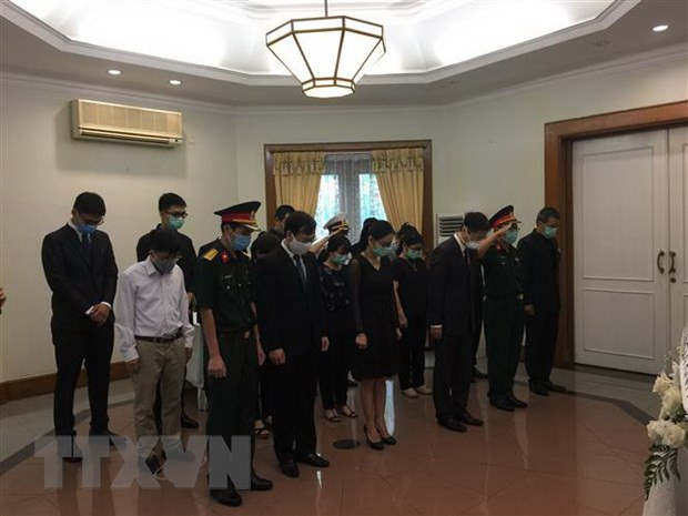 Rinden homenaje póstumo al exsecretario general Le Kha Phieu en varios países ảnh 1 Rinden homenaje póstumo al exsecretario general Le Kha Phieu en varios países ảnh 1