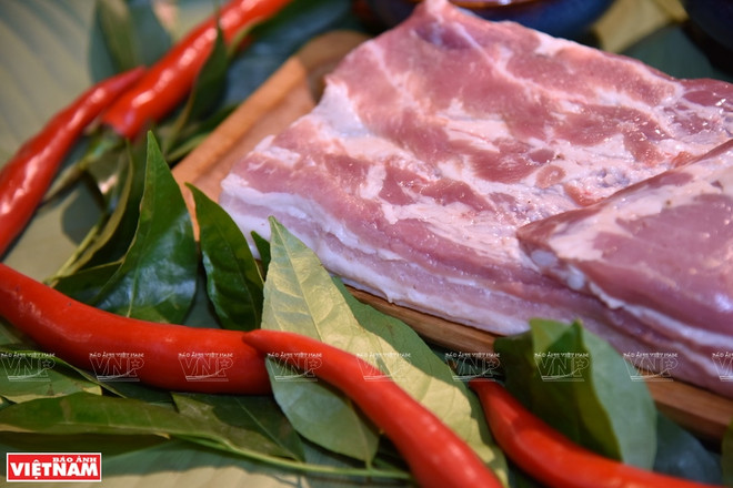 Carne de cerdo asada del antiguo pueblo de Duong Lam ảnh 1 Carne de cerdo asada del antiguo pueblo de Duong Lam ảnh 1
