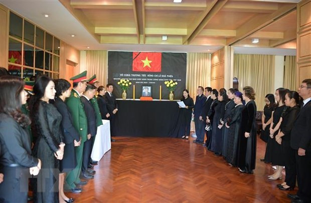 Rinden tributo al exsecretario general Le Kha Phieu en Tailandia ảnh 1 Rinden tributo al exsecretario general Le Kha Phieu en Tailandia ảnh 1