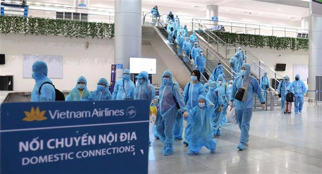 Vietnam Airlines traslada a turistas atrapados en Da Nang a Ciudad Ho Chi Minh ảnh 1 Vietnam Airlines traslada a turistas atrapados en Da Nang a Ciudad Ho Chi Minh ảnh 1