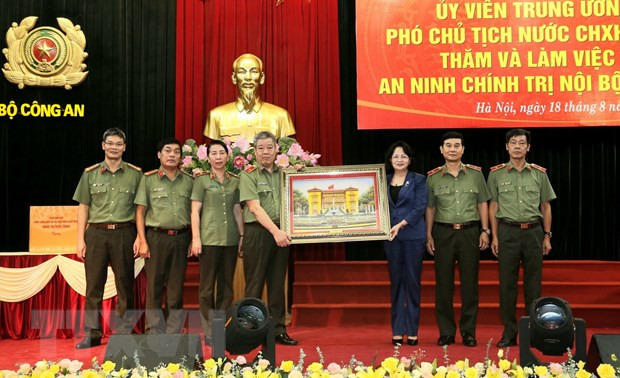 Conmemoran en Vietnam Día tradicional de la Policía Popular ảnh 1 Conmemoran en Vietnam Día tradicional de la Policía Popular ảnh 1