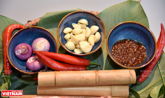 Carne de cerdo asada del antiguo pueblo de Duong Lam ảnh 2 Carne de cerdo asada del antiguo pueblo de Duong Lam ảnh 2