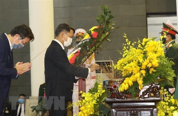 Rinden homenaje a exdirigente partidista de Vietnam unas 660 delegaciones ảnh 1 Rinden homenaje a exdirigente partidista de Vietnam unas 660 delegaciones ảnh 1