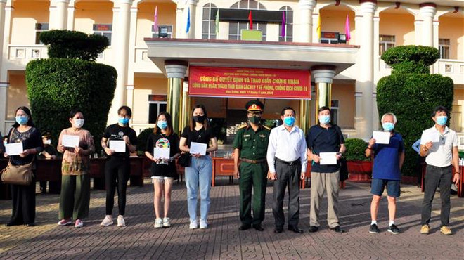 Completan período de aislamiento ciudadanos vietnamitas provenientes del extranjero ảnh 1 Completan período de aislamiento ciudadanos vietnamitas provenientes del extranjero ảnh 1