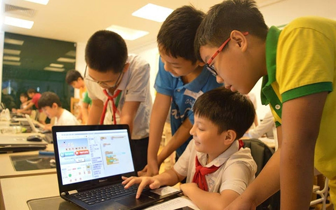 Lanzan en Vietnam campamento de verano de enseñanza de programación para niños ảnh 1 Lanzan en Vietnam campamento de verano de enseñanza de programación para niños ảnh 1