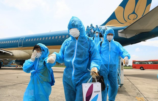 Hanoi recibe a cientos de turistas varados en Da Nang ảnh 1 Hanoi recibe a cientos de turistas varados en Da Nang ảnh 1