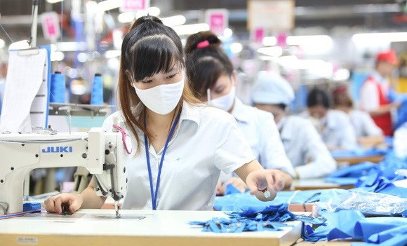 Destinan fondo multimillonario para trabajadores vietnamitas afectados por el COVID-19 ảnh 1 Destinan fondo multimillonario para trabajadores vietnamitas afectados por el COVID-19 ảnh 1