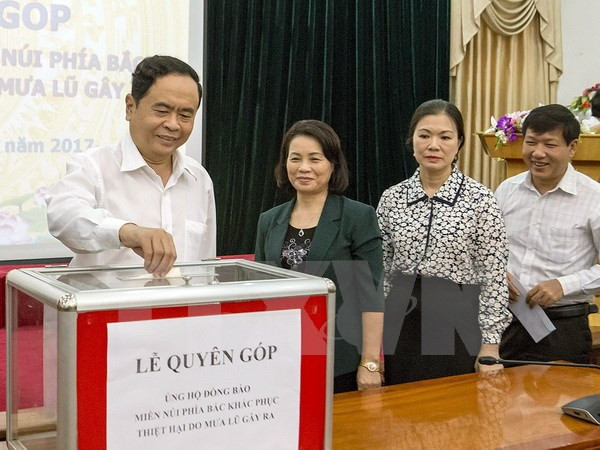 Continúan en Vietnam actividades de apoyo a víctimas de inundaciones ảnh 1 Continúan en Vietnam actividades de apoyo a víctimas de inundaciones ảnh 1