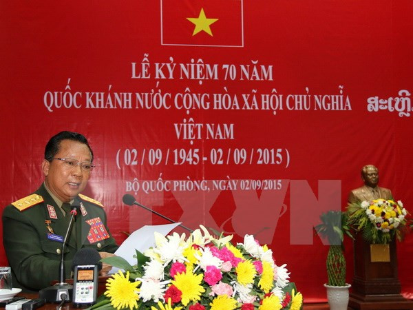 Vietnam acompañará con Laos en desarrollo nacional, afirma ministro de defensa ảnh 1
