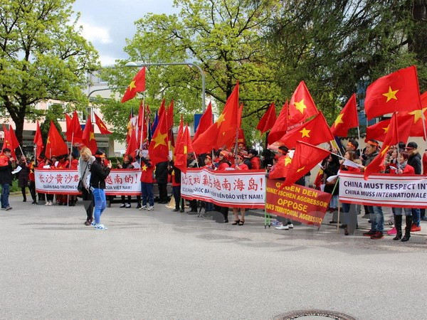 Protestan en Alemania contra acciones de China en Mar del Este ảnh 1 Protestan en Alemania contra acciones de China en Mar del Este ảnh 1