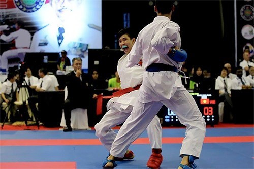 Brillan atletas karatecas vietnamitas en campeonato juvenil de Asia ảnh 1 Brillan atletas karatecas vietnamitas en campeonato juvenil de Asia ảnh 1