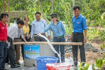 Provincia centrovietnamita garantizará agua potable a pobladores isleños ảnh 1
