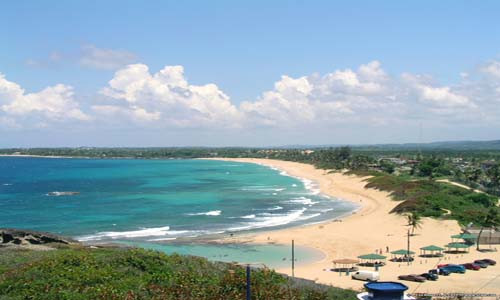 Provincia central de Vietnam desarrolla turismo marítimo ảnh 1 Provincia central de Vietnam desarrolla turismo marítimo ảnh 1