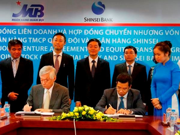 Firman bancos de Vietnam y Japón acuerdo de empresa conjunta ảnh 1