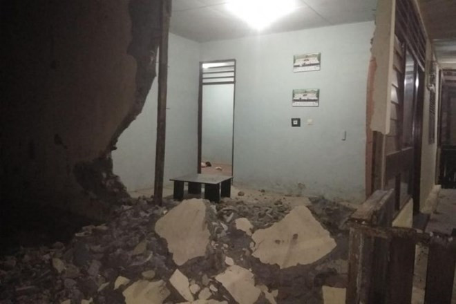 Reportan al menos un muerto tras fuerte sismo en Indonesia ảnh 1